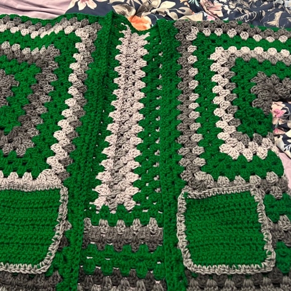 Handmade crochet cardigan - Picture 2 of 7